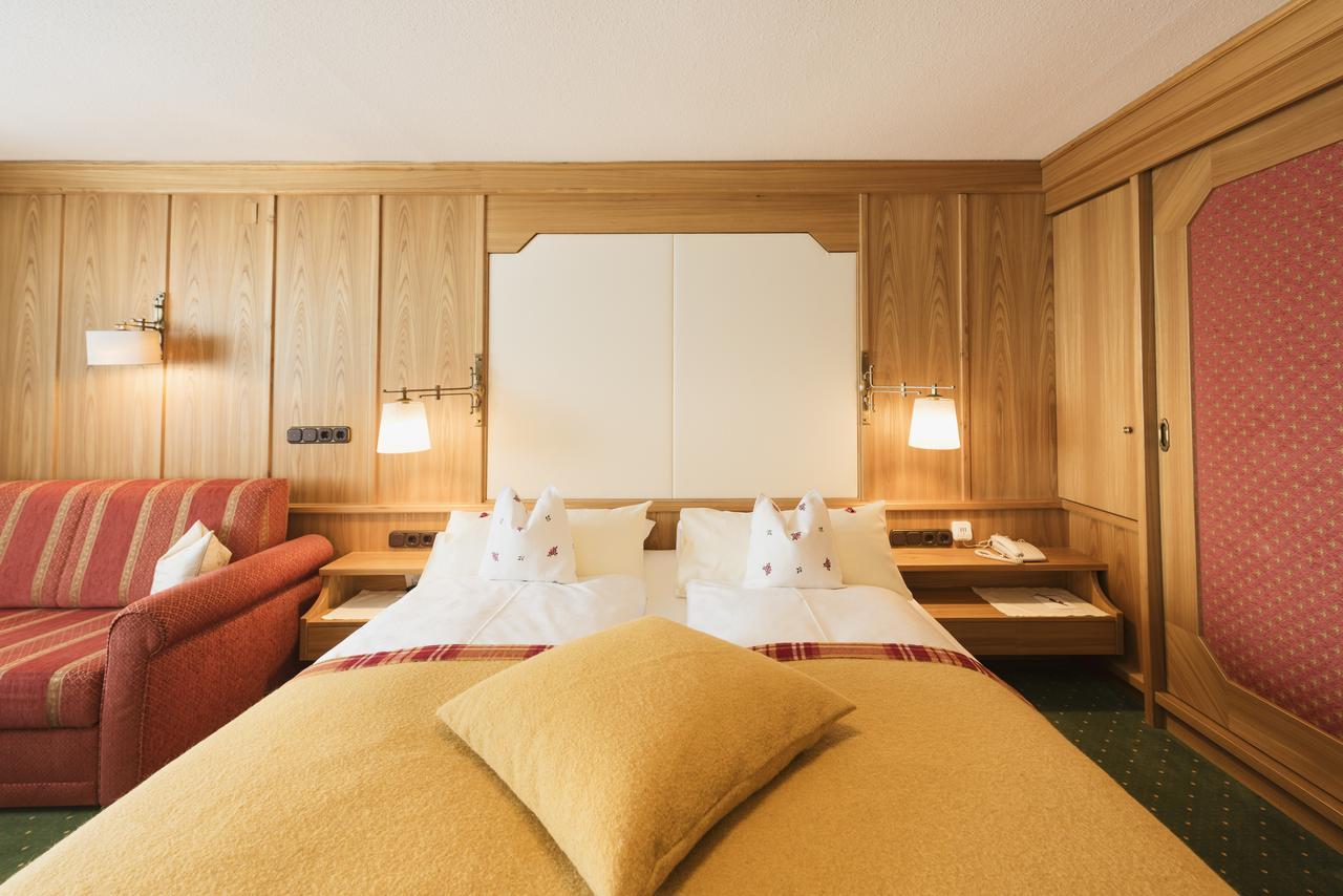 Arlberghaus Hotell Zürs Exteriör bild